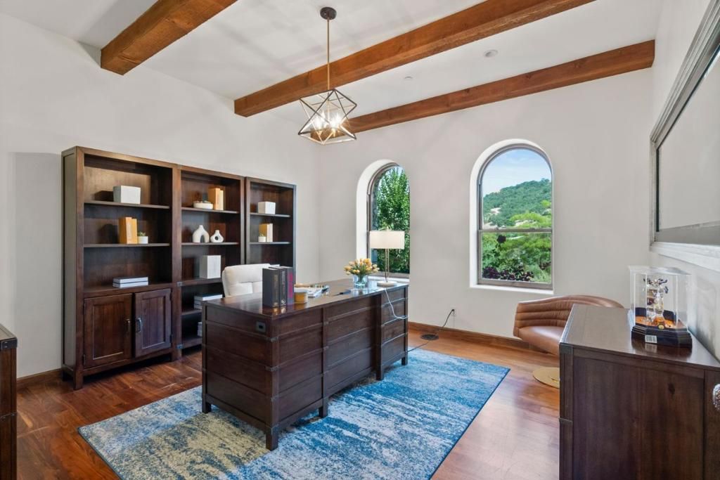 listing image 130728209928892990892