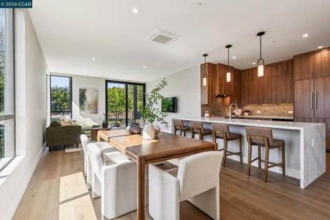 Photo of 375 W El Pintado #227, Danville, CA 94526 (MLS # 41146817)