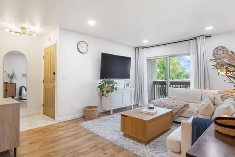 Photo of 432 Edgehill Lane #74, Oceanside, CA 92054 (MLS # NDP2600231)