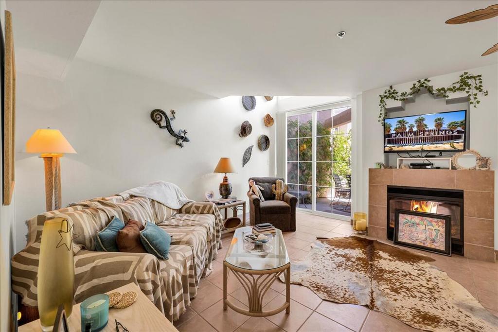 1555 N Chaparral Road 402
