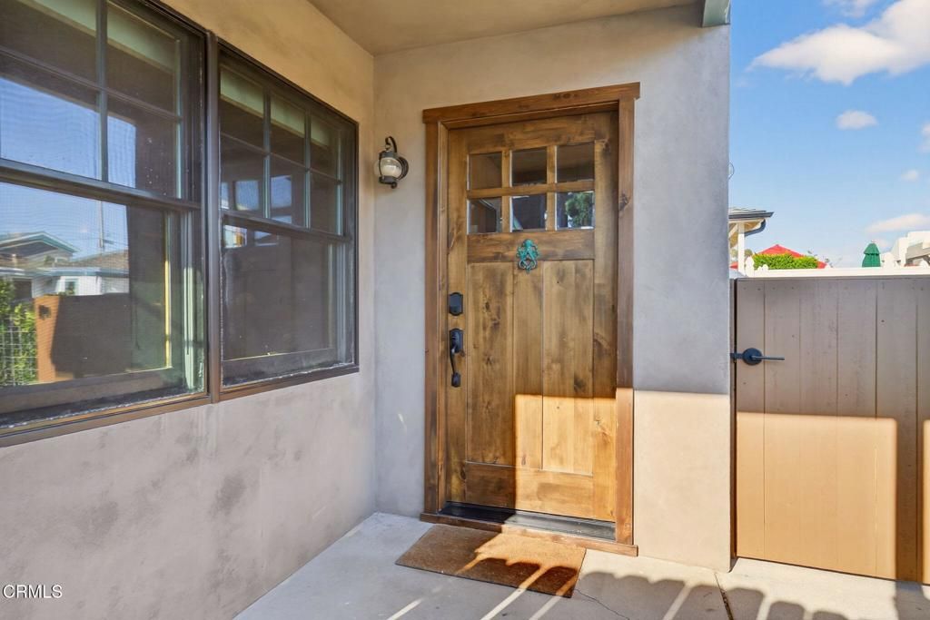 Photo of 117 Tujunga Avenue, Oxnard, CA 93035 (MLS # V1-35288)