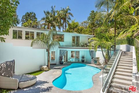 Photo of 1415 Braeridge Drive, Beverly Hills, CA 90210 (MLS # 25602821)
