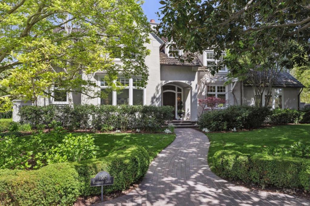 1585 Edgewood Drive