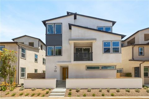 Photo of 470 Lobata, Irvine, CA 92618 (MLS # WS26102212)