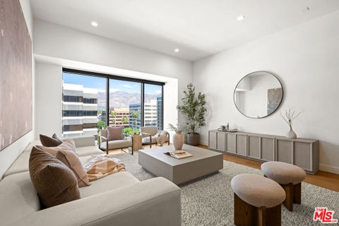Photo of 388 Cordova Street #705, Pasadena, CA 91101 (MLS # 26867509)