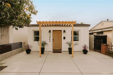 Photo of 12846 Short Avenue, Los Angeles, CA 90066 (MLS # DW26114001)
