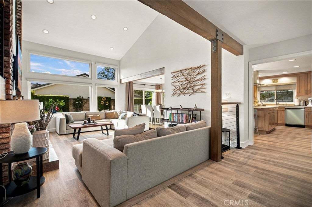 814 Rim Crest Drive