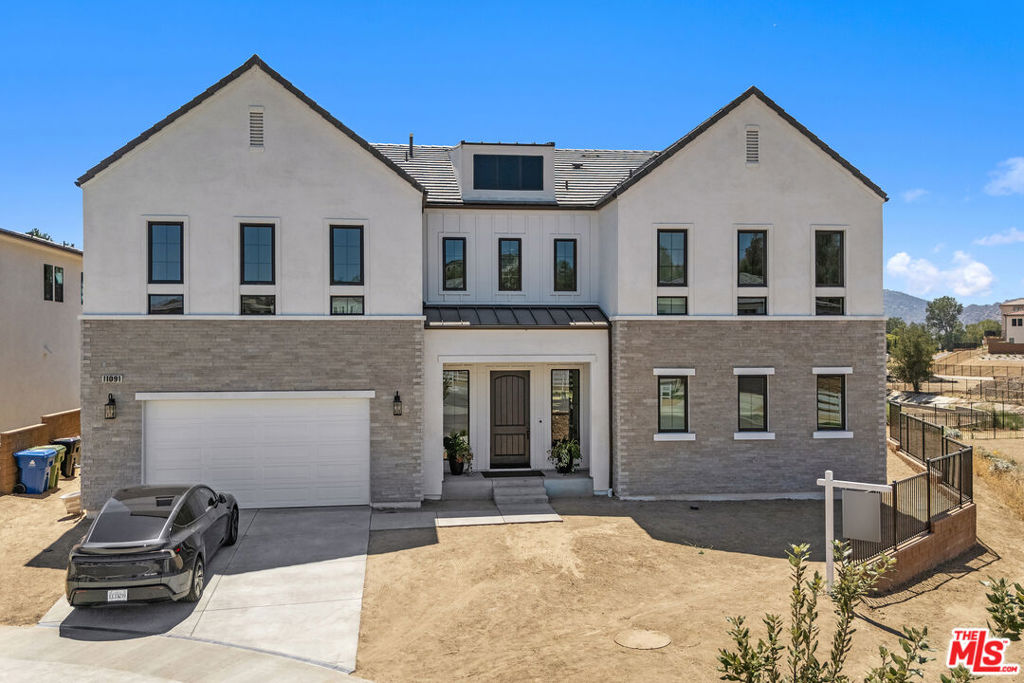 11091 Woodcrest Court