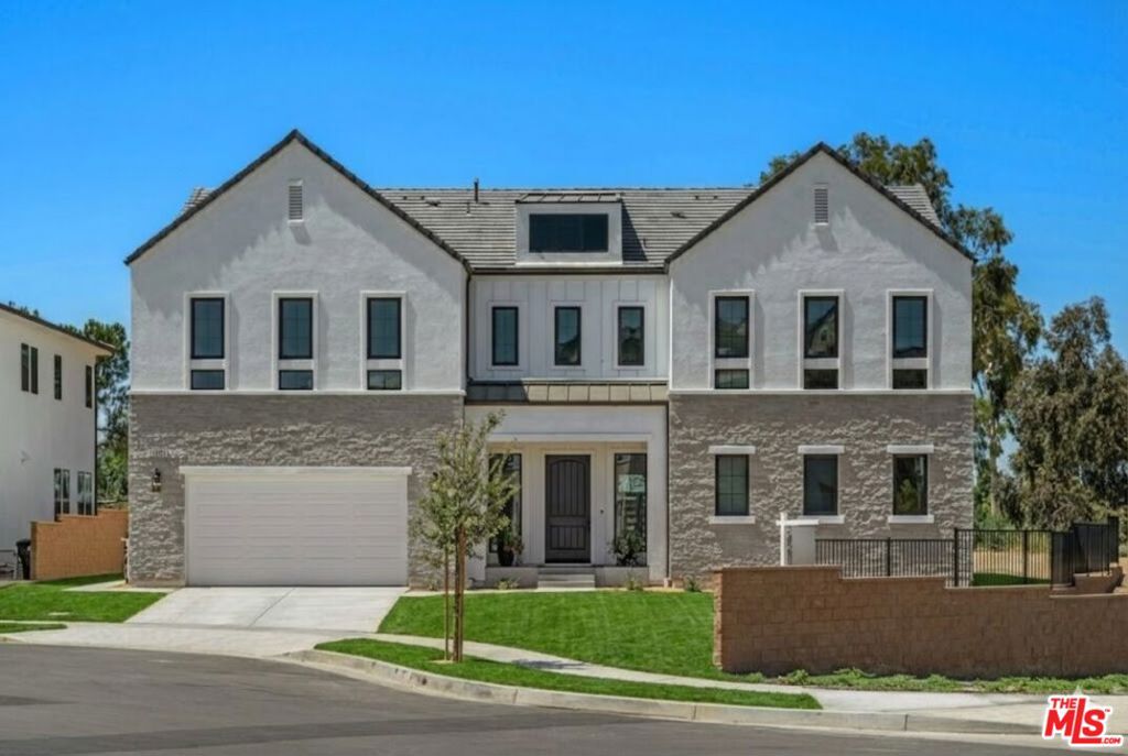 11091 Woodcrest Court