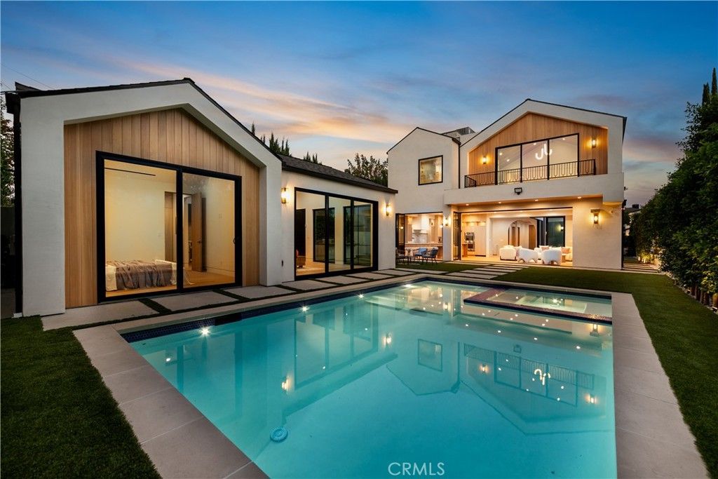 Photo of 16749 Addison St, Encino, CA 91436 (MLS # BB26055536)