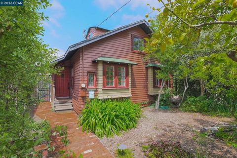 Photo of 1316 Peralta Ave AVE, Berkeley, CA 94702 (MLS # 41136339)