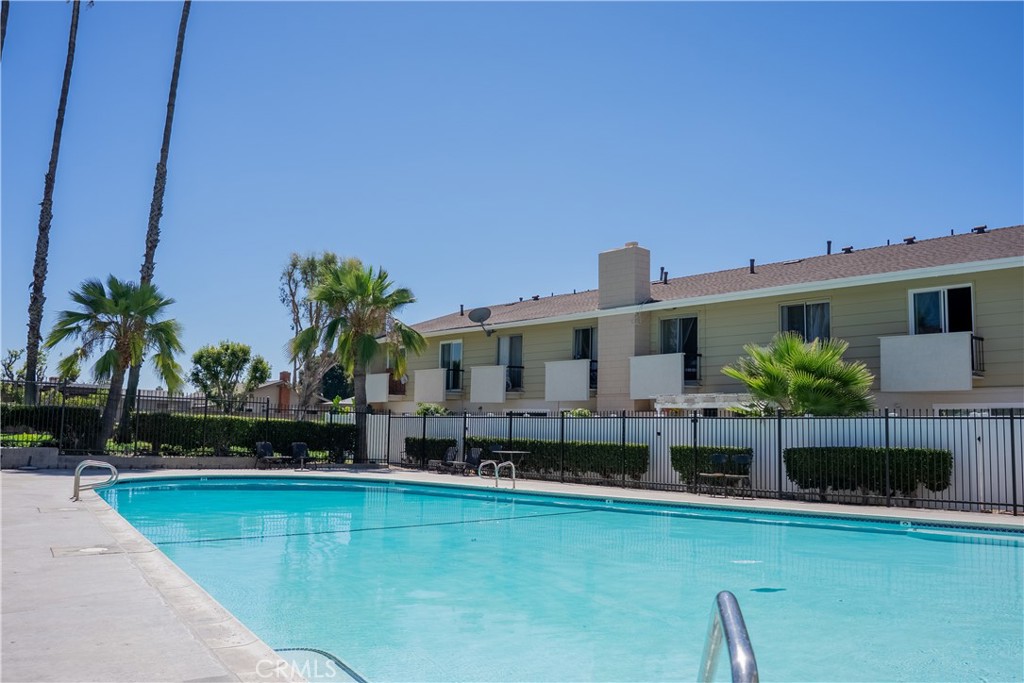 TUSTIN - Residential