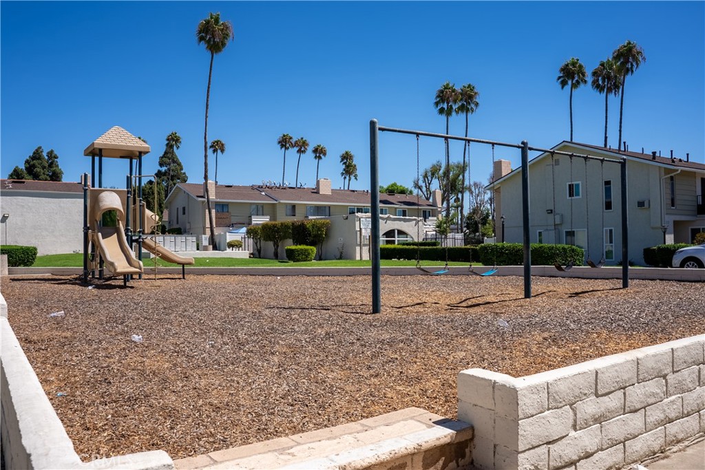 TUSTIN - Residential