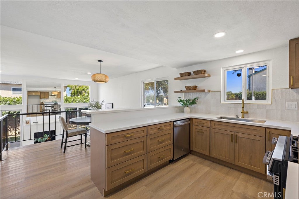 2707 Vanderbilt Lane 3