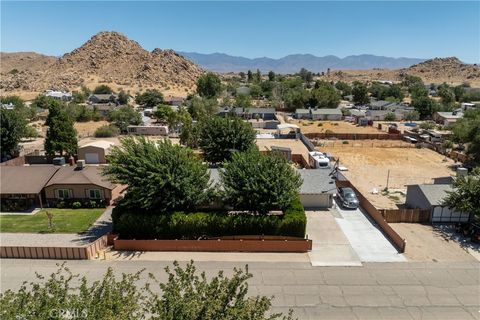 Photo of 17164 Schollview AVE, Lake Los Angeles, CA 93591 (MLS # SR26148513)