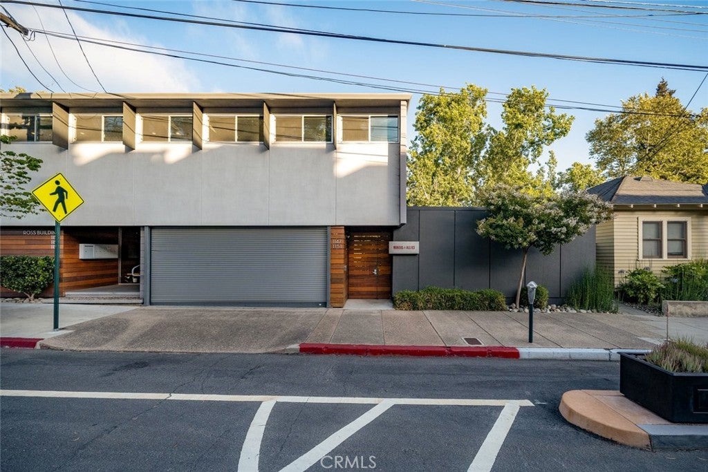 1147 Marsh Street