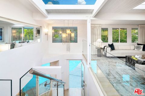 Photo of 1415 Braeridge Drive, Beverly Hills, CA 90210 (MLS # 25605397)