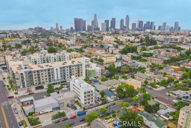 320 N Mountain View