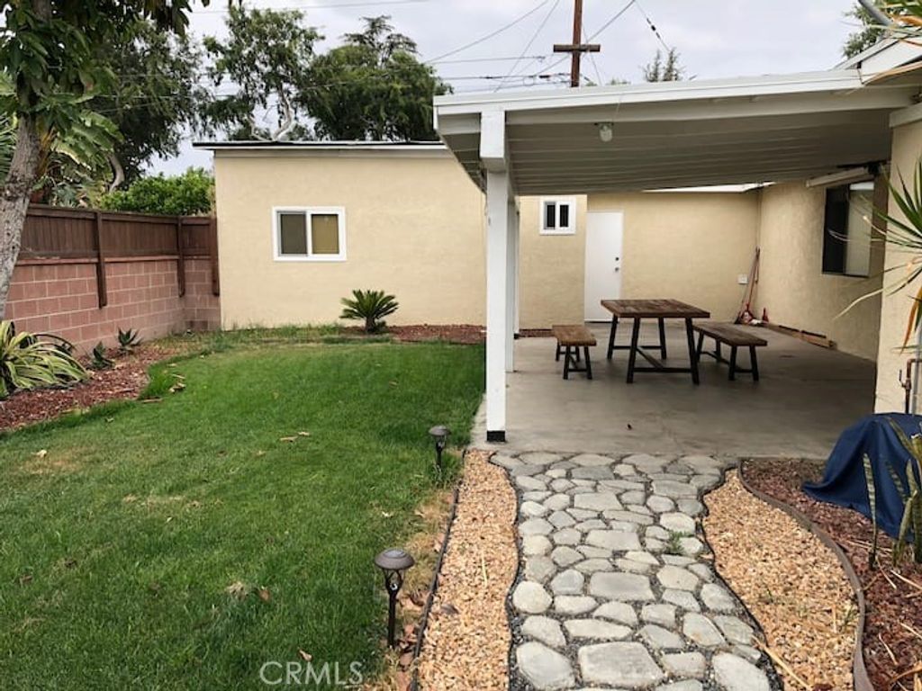 Photo of 501 S Courtney Ave, Fullerton, CA 92833 (MLS # TR25275714)