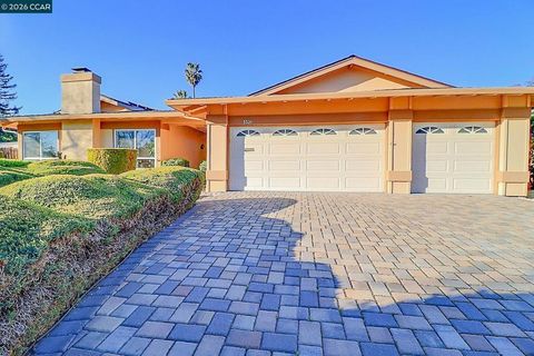 Photo of 3320 Bowmore Court Ct, Walnut Creek, CA 94598 (MLS # 41126848)
