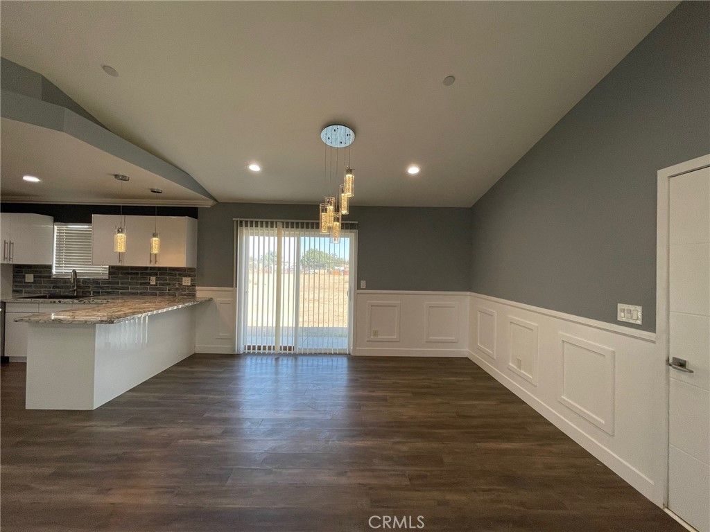 Photo of 10055 E Avenue R10, Littlerock, CA 93543 (MLS # SR25242446)