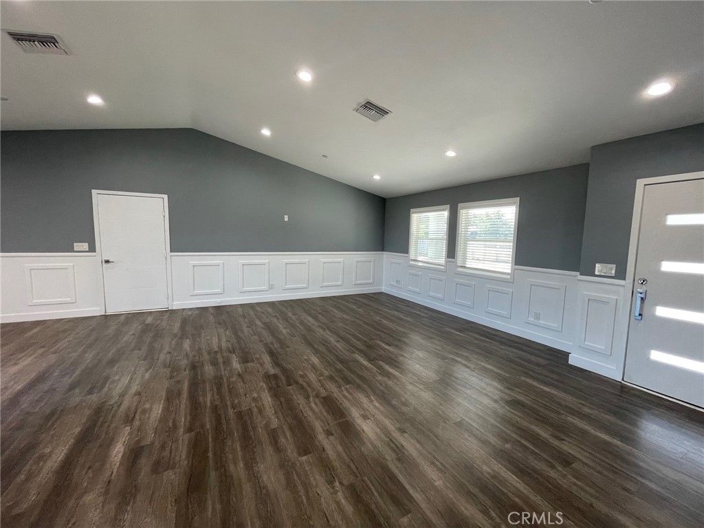 Photo of 10055 E Avenue R10, Littlerock, CA 93543 (MLS # SR25242446)