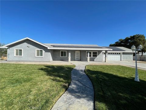 Photo of 10055 E Avenue R10, Littlerock, CA 93543 (MLS # SR25242446)