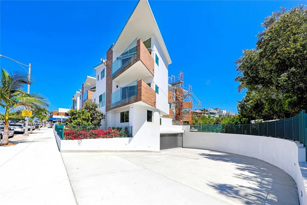 Corona del Mar, California 92625, United States, 3 Bedrooms Bedrooms, ,3 BathroomsBathrooms,Residential,Active,167895