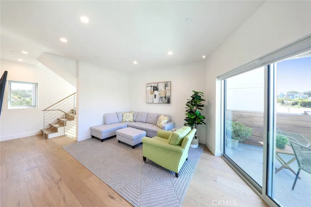 Corona del Mar, California 92625, United States, 3 Bedrooms Bedrooms, ,3 BathroomsBathrooms,Residential,Active,167895
