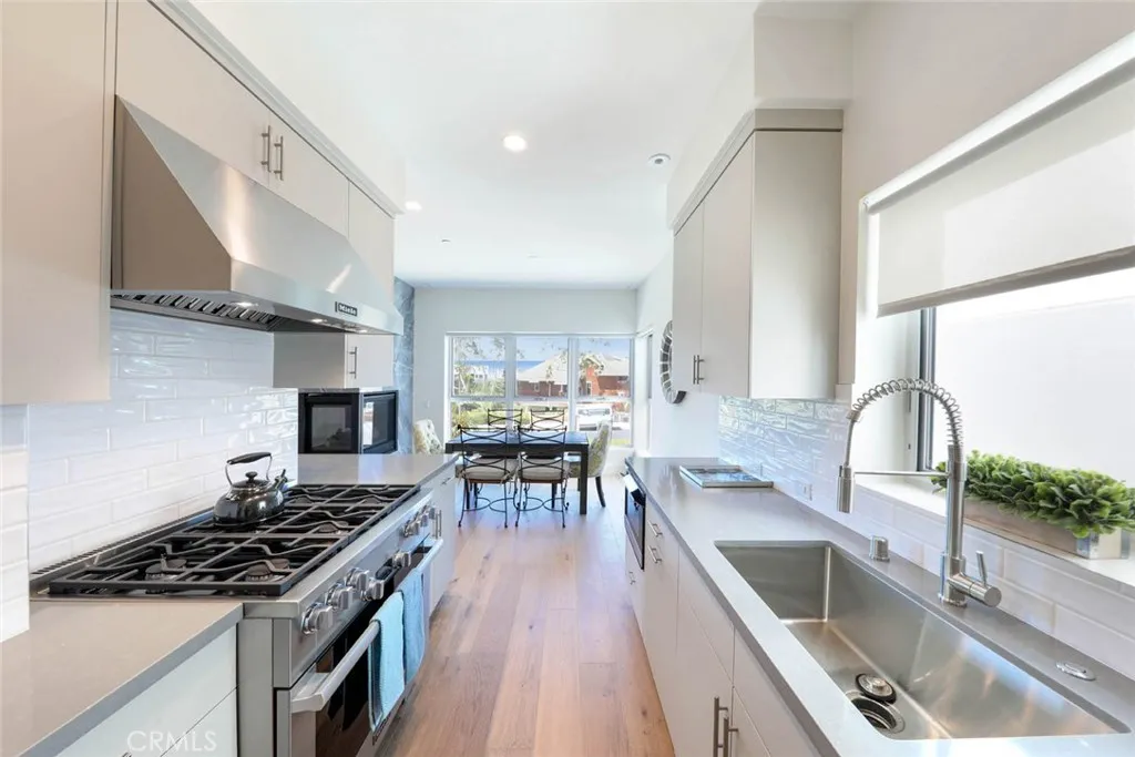 Corona del Mar, California 92625, United States, 3 Bedrooms Bedrooms, ,3 BathroomsBathrooms,Residential,Active,167895