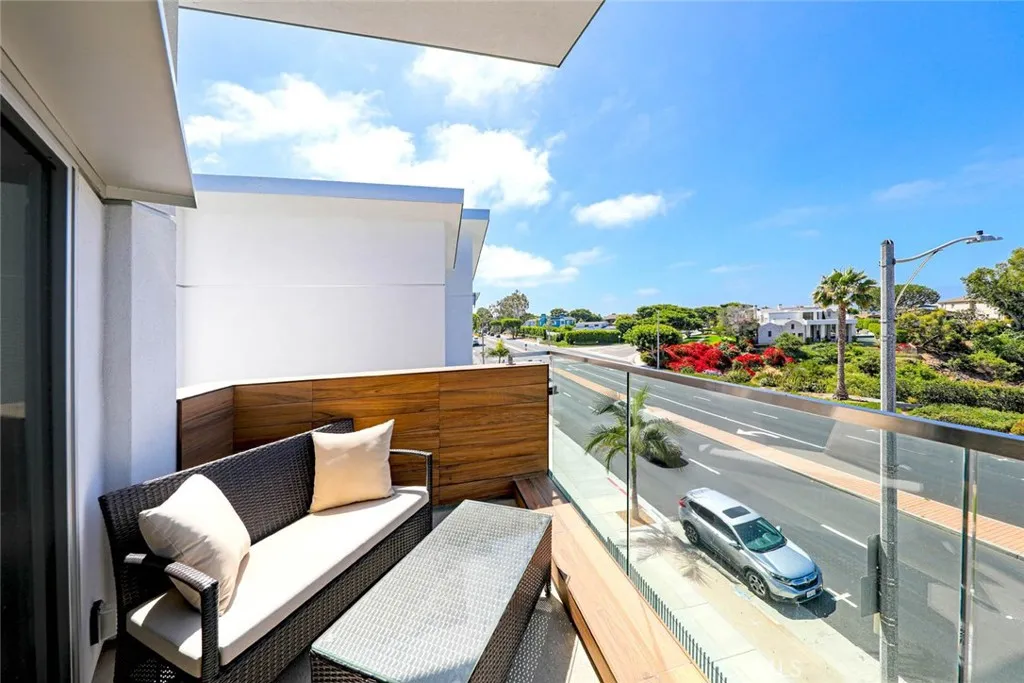 Corona del Mar, California 92625, United States, 3 Bedrooms Bedrooms, ,3 BathroomsBathrooms,Residential,Active,167895