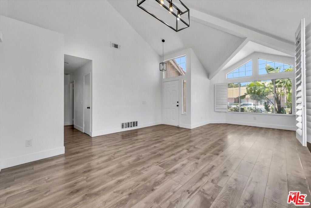 24445 Camino Vasco