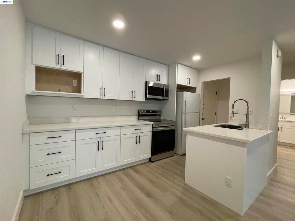 965 SHOREPOINT CT #200 Ct