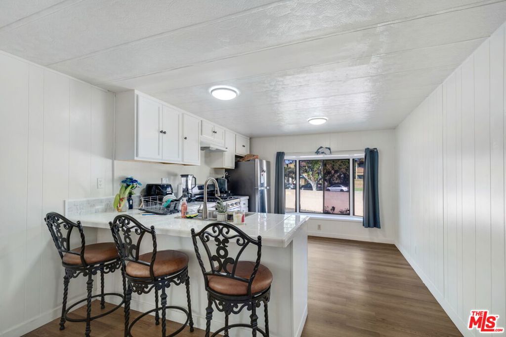 1502 E Carson Street 5