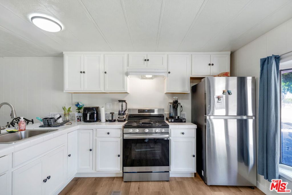 1502 E Carson Street 5