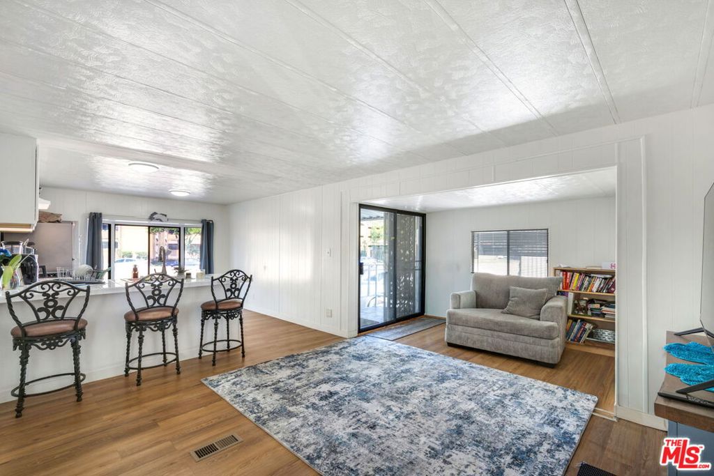 1502 E Carson Street 5