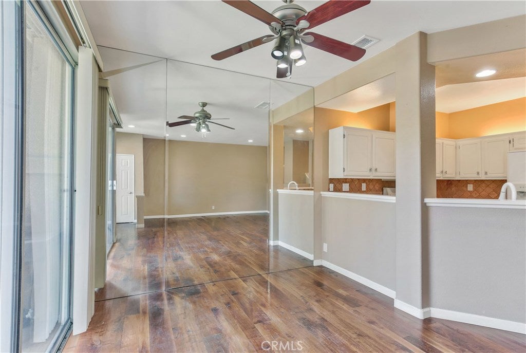 1069 S Positano