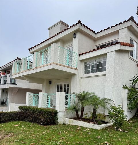 Photo of 908 Cardelian Street, Redondo Beach, CA 90277 (MLS # PV25189494) Photo of 908 Cardelian Street, Redondo Beach, CA 90277 (MLS # PV25189494)
