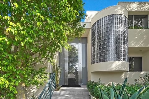 3016 Dona Susana Drive Studio City CA 91604