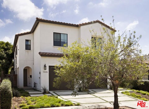 Photo of 1426 S Sierra Bonita Avenue, Los Angeles, CA 90019 (MLS # 26998867)