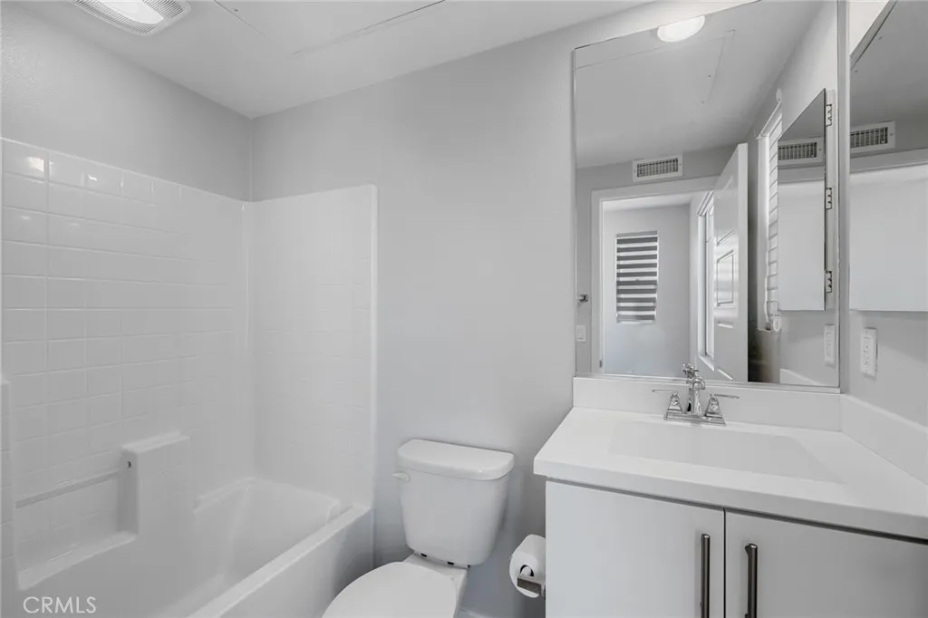 Irvine, California 92618, United States, 3 Bedrooms Bedrooms, ,4 BathroomsBathrooms,Residential,Active,164212