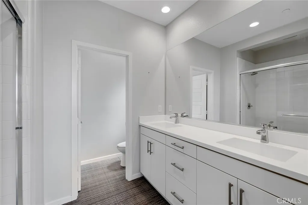 Irvine, California 92618, United States, 3 Bedrooms Bedrooms, ,4 BathroomsBathrooms,Residential,Active,164212