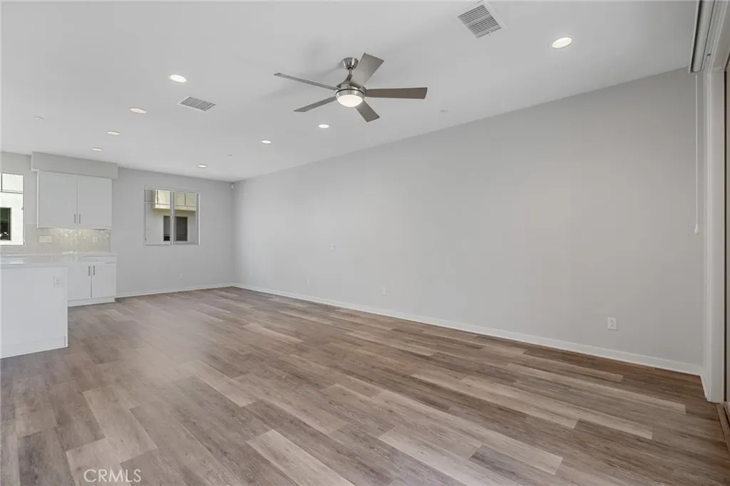 Irvine, California 92618, United States, 3 Bedrooms Bedrooms, ,4 BathroomsBathrooms,Residential,Active,164212