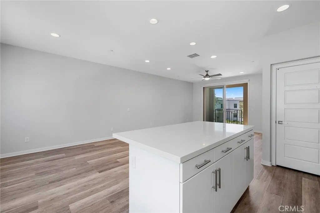 Irvine, California 92618, United States, 3 Bedrooms Bedrooms, ,4 BathroomsBathrooms,Residential,Active,164212