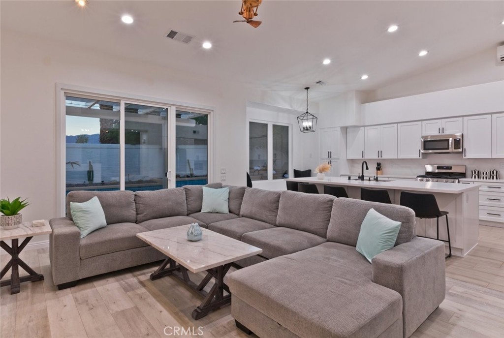 Vintage Palms (33135) - Residential