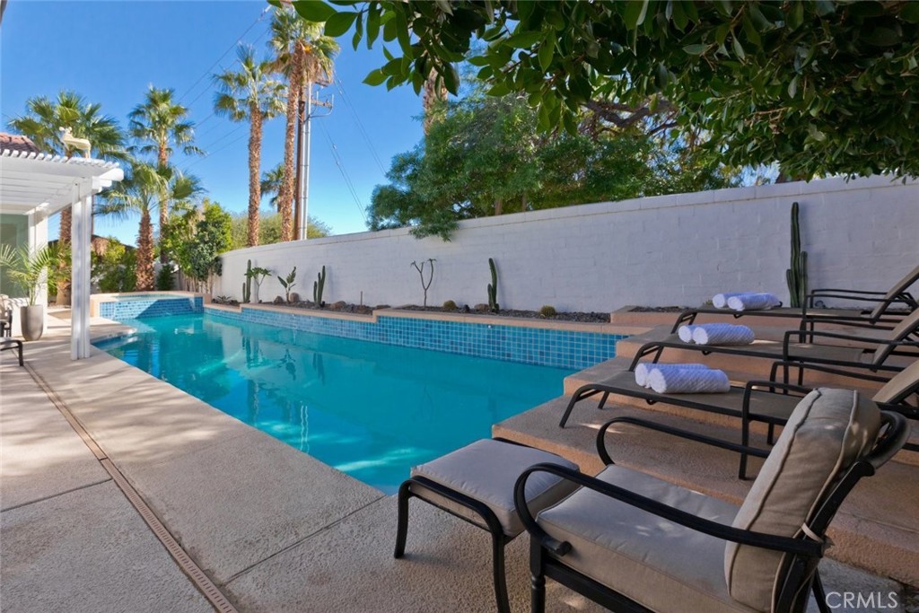 Vintage Palms (33135) - Residential