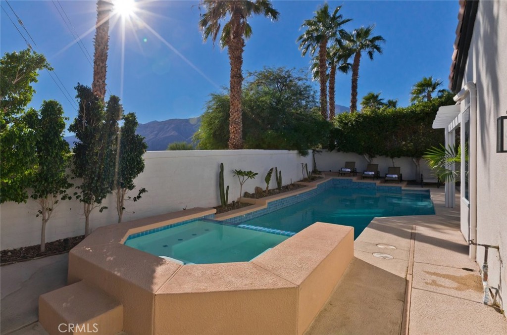 Vintage Palms (33135) - Residential