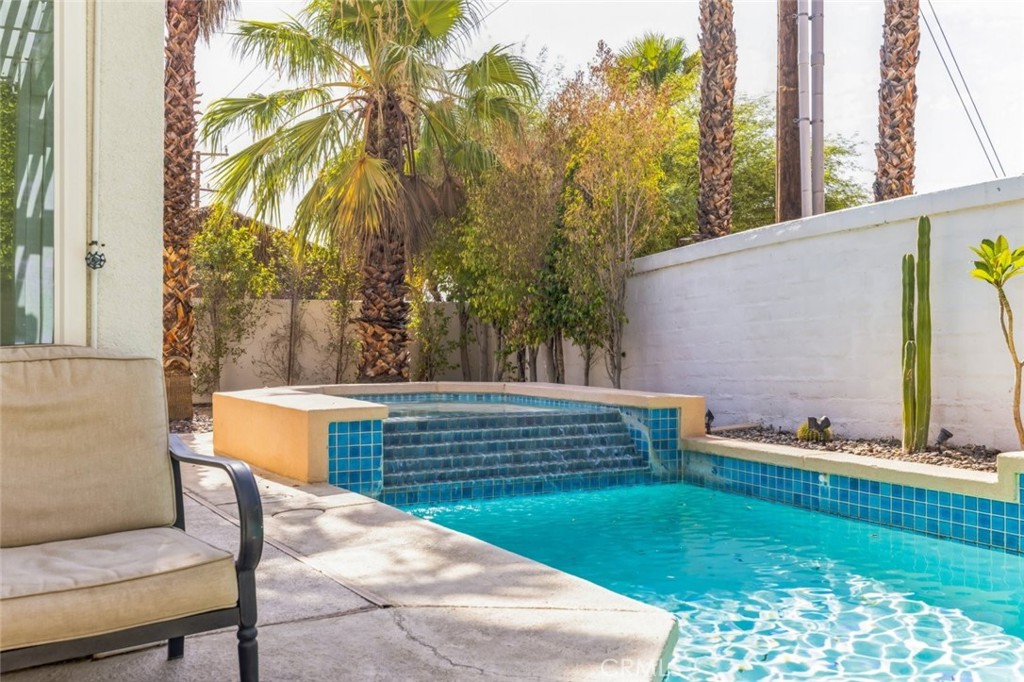 Vintage Palms (33135) - Residential
