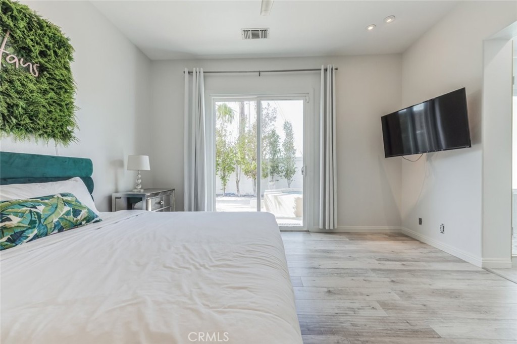 Vintage Palms (33135) - Residential