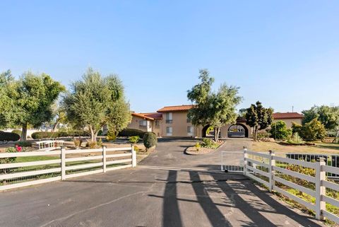 2409 Dehesa Road El Cajon CA 92019